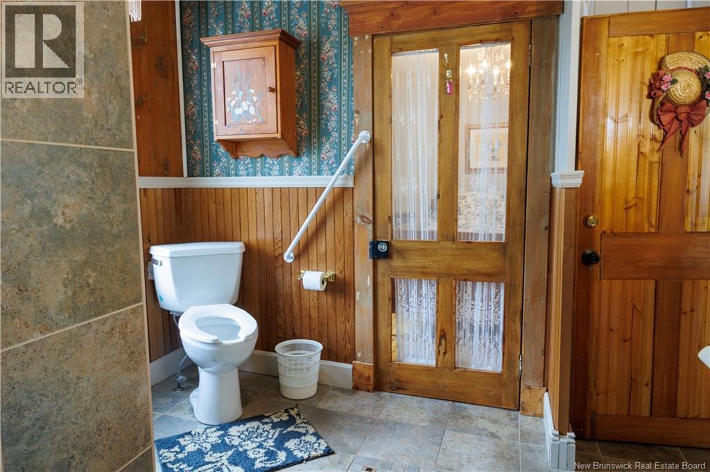 539 Boulevard St Pierre O, Caraquet, New Brunswick E1W 1A3 - Photo 24 - NB131266