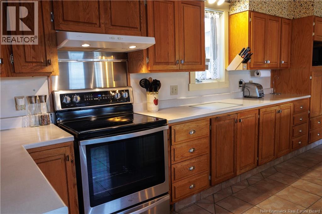 539 Boulevard St Pierre O, Caraquet, New Brunswick E1W 1A3 - Photo 6 - NB131266