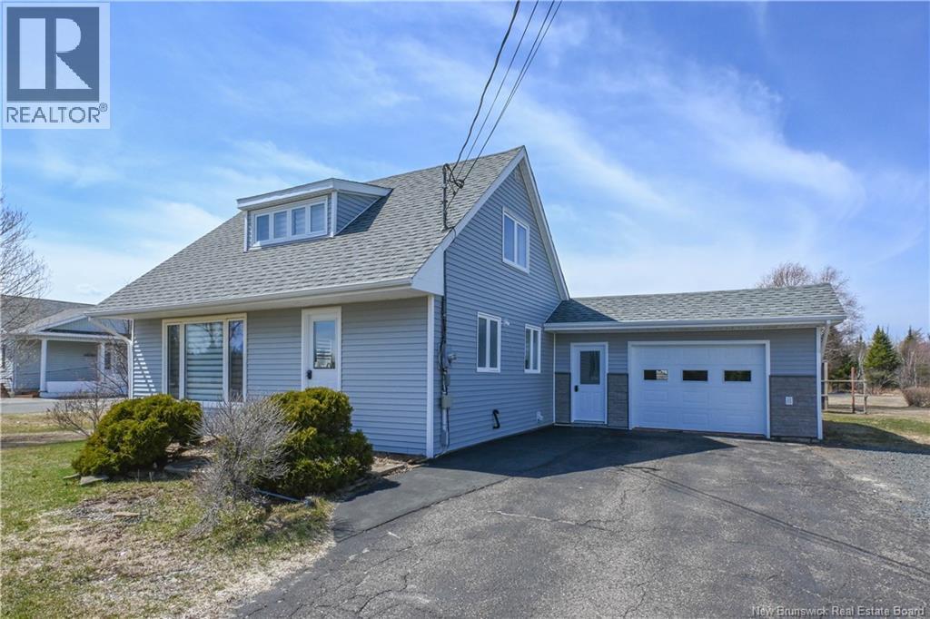 228 Pêcheur Nord Street, Lamèque, New Brunswick  E8T 1J3 - Photo 11 - NB131389