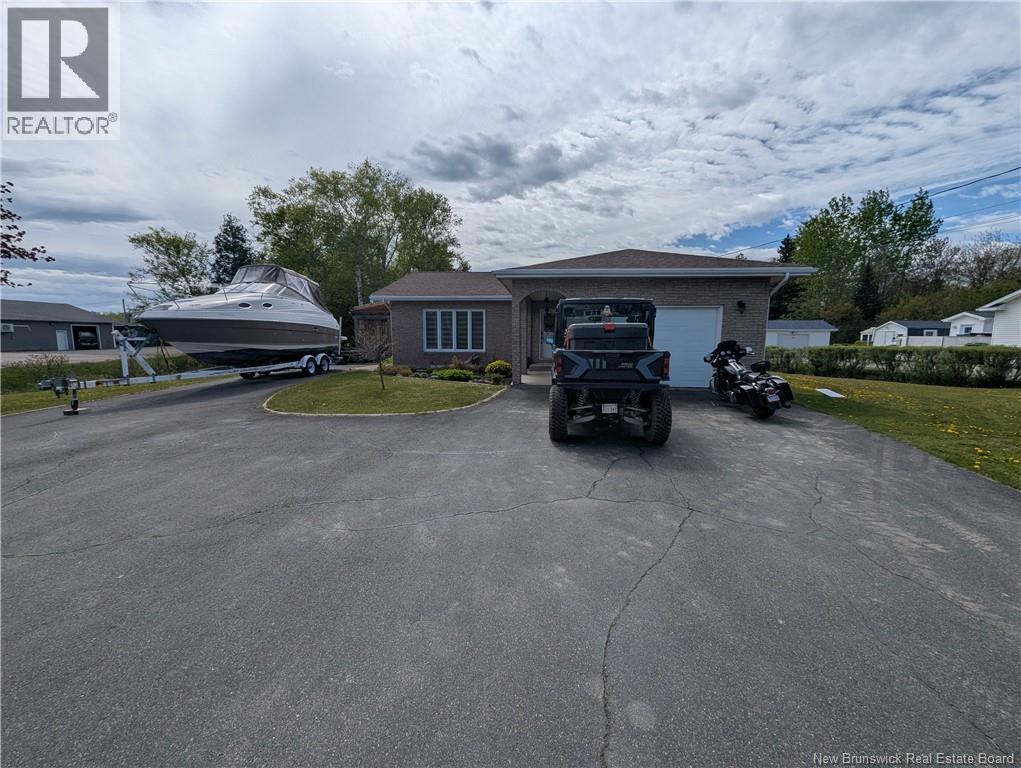 648 Principale, Beresford, New Brunswick  E8K 2B5 - Photo 3 - NB131634