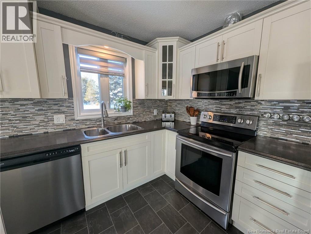 648 Principale, Beresford, New Brunswick  E8K 2B5 - Photo 8 - NB131634