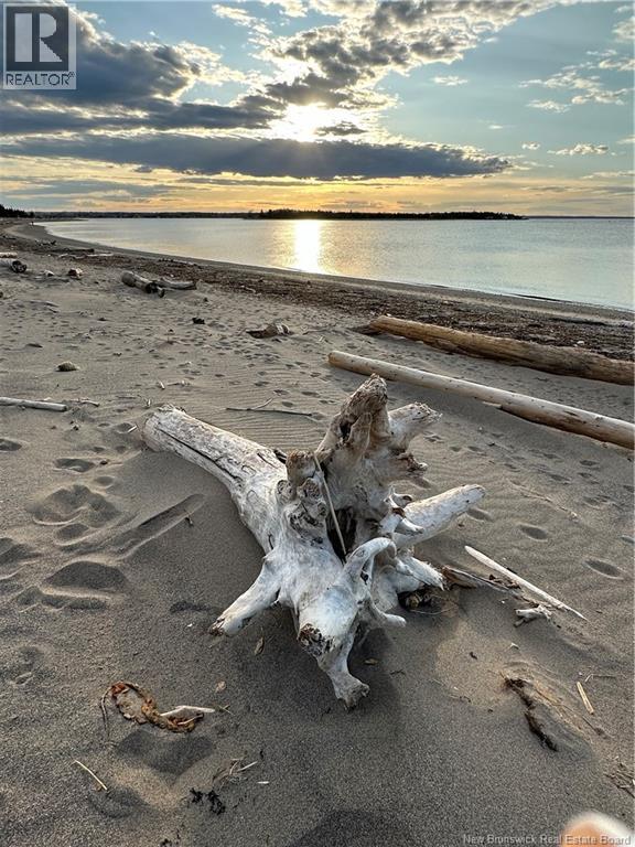 251 Bayshore, Bathurst, New Brunswick E2A 6A5 - Photo 2 - NB131701