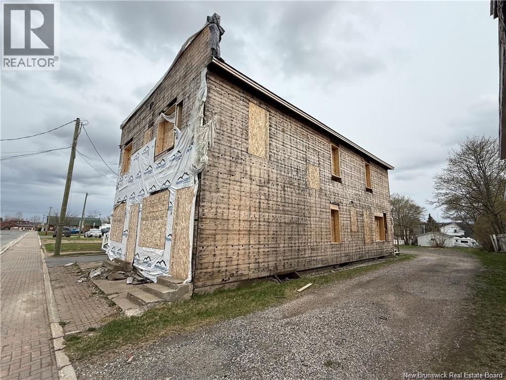 244-250 St George, Bathurst, New Brunswick  E2A 1B7 - Photo 2 - NB131767