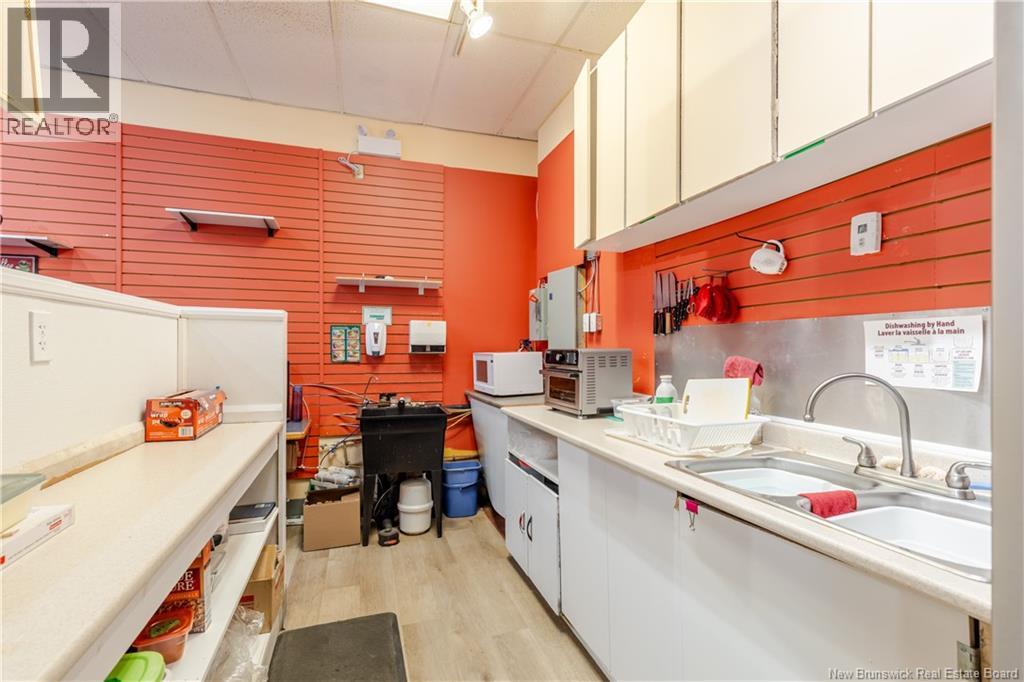 435 Brookside Drive, Fredericton, New Brunswick E3A 8V4 - Photo 10 - NB131383