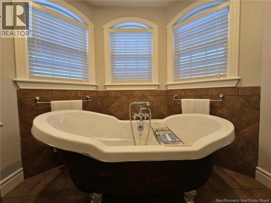 2010 Wellington, Bathurst, New Brunswick  E2A 4X8 - Photo 32 - NB132133