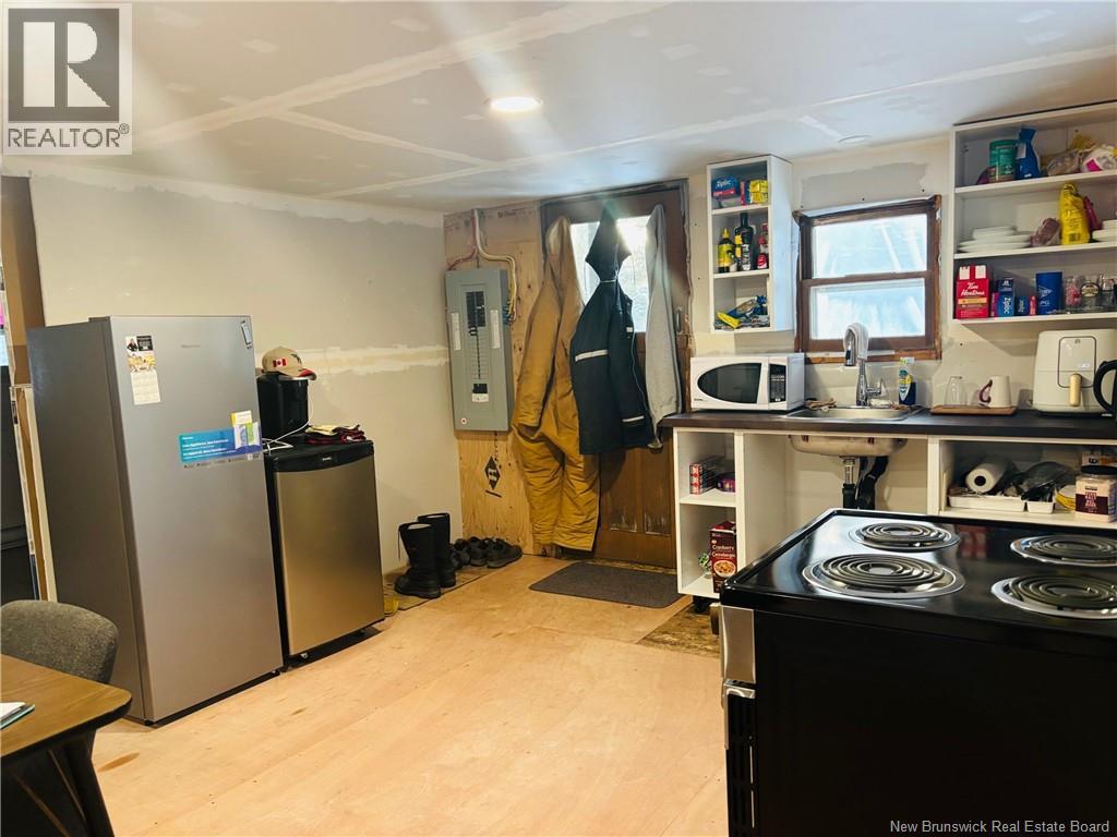 35 Pleasant Avenue, Doaktown, New Brunswick  E9C 1B5 - Photo 9 - NB132084