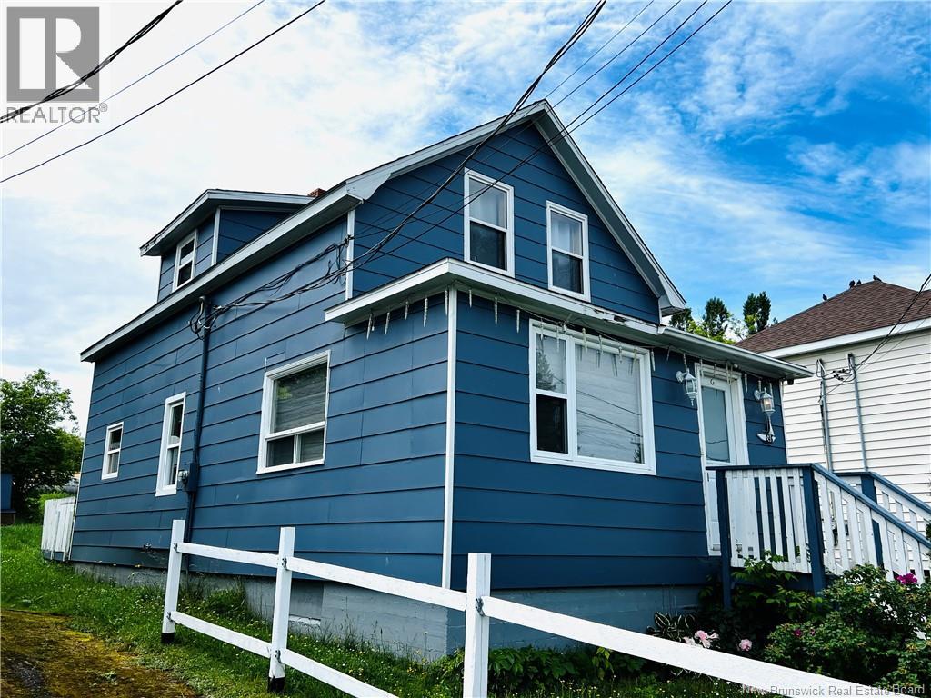 246 Dumaresq, Bathurst, New Brunswick  E2A 1H8 - Photo 3 - NB132391