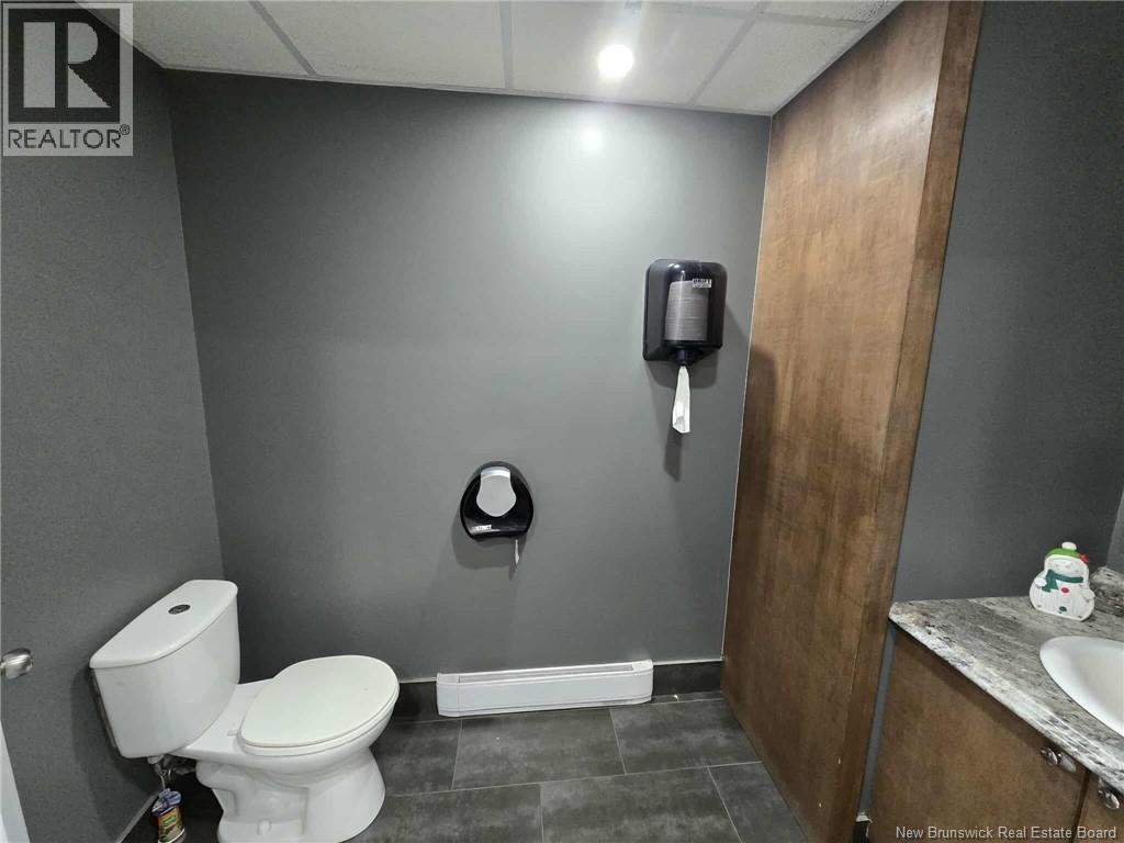 2464 St Peter Avenue, Bathurst, New Brunswick  E2A 7K2 - Photo 15 - NB132801