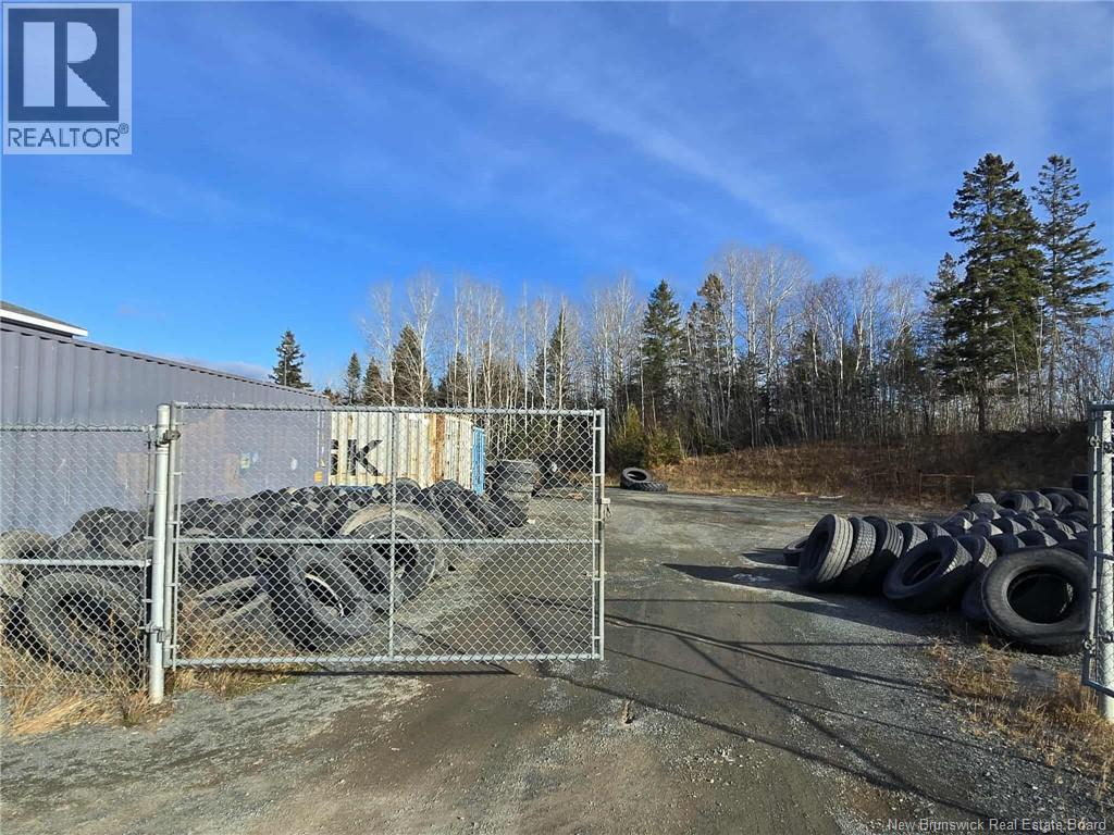 2464 St Peter Avenue, Bathurst, New Brunswick  E2A 7K2 - Photo 21 - NB132801