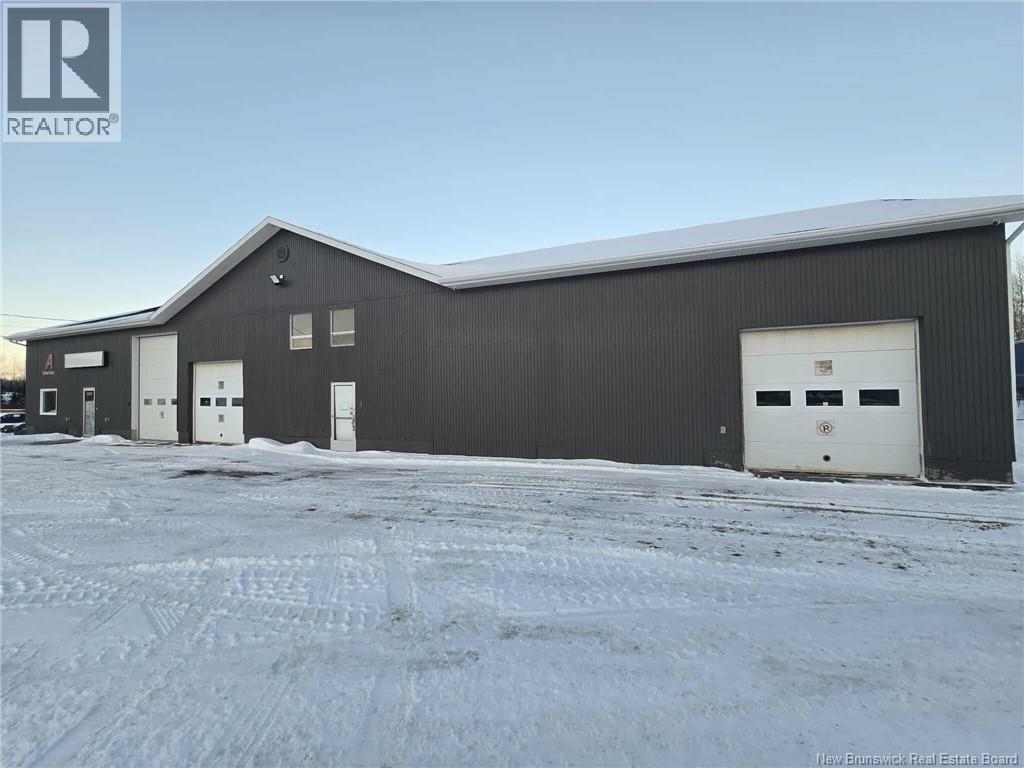 2470 St Peter Avenue, Bathurst, New Brunswick  E8K 1A1 - Photo 3 - NB132796