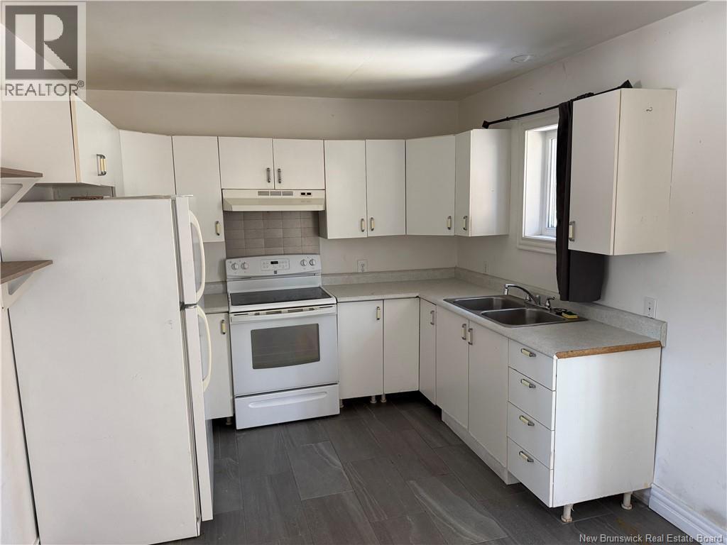 360 Evangeline, Bathurst, New Brunswick  E2A 2R1 - Photo 13 - NB132835