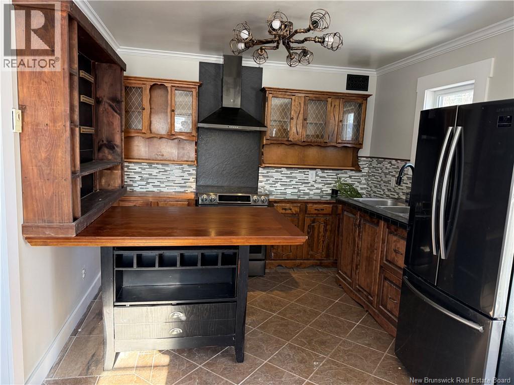 360 Evangeline, Bathurst, New Brunswick  E2A 2R1 - Photo 4 - NB132835