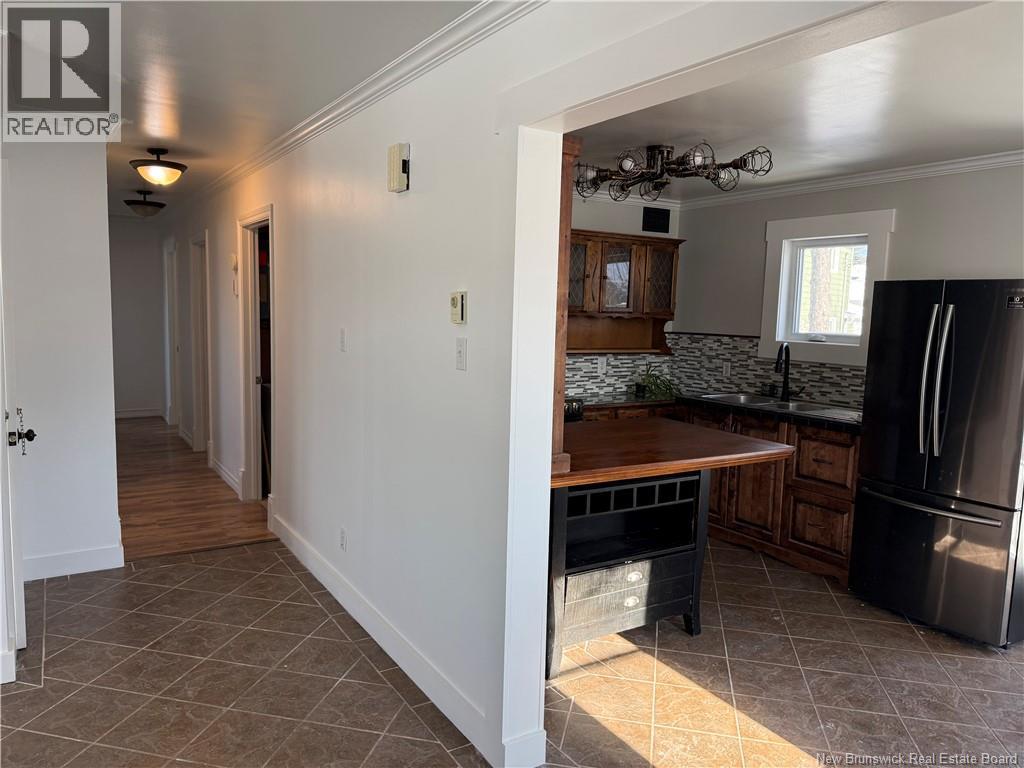 360 Evangeline, Bathurst, New Brunswick  E2A 2R1 - Photo 6 - NB132835