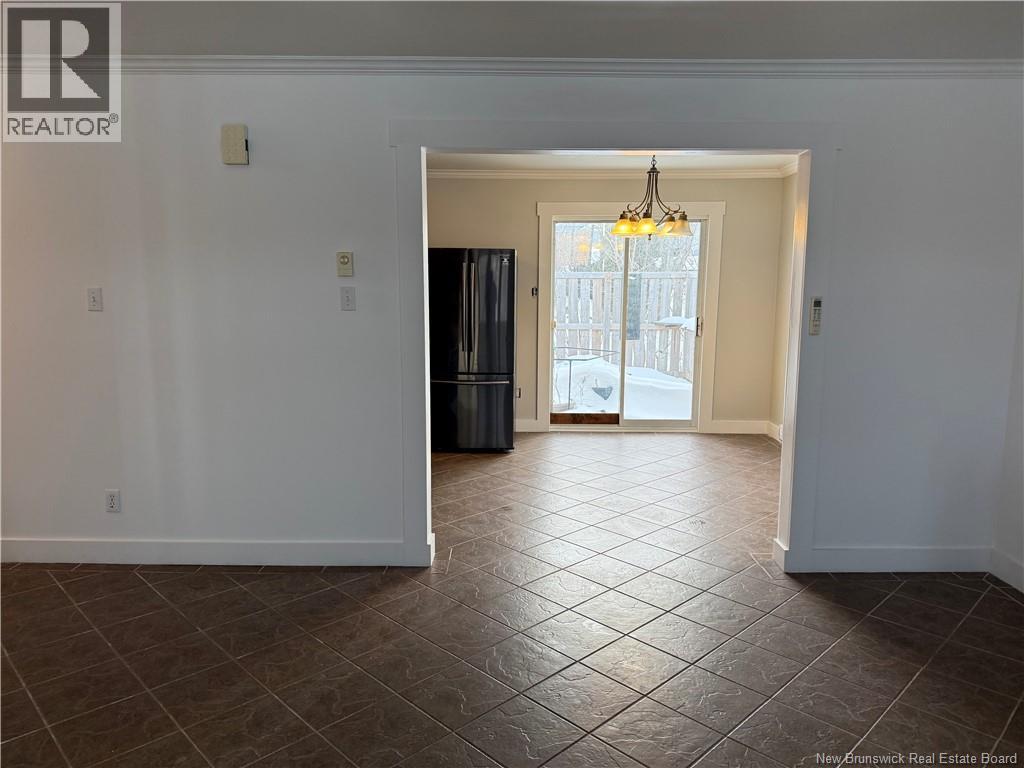 360 Evangeline, Bathurst, New Brunswick  E2A 2R1 - Photo 5 - NB133196
