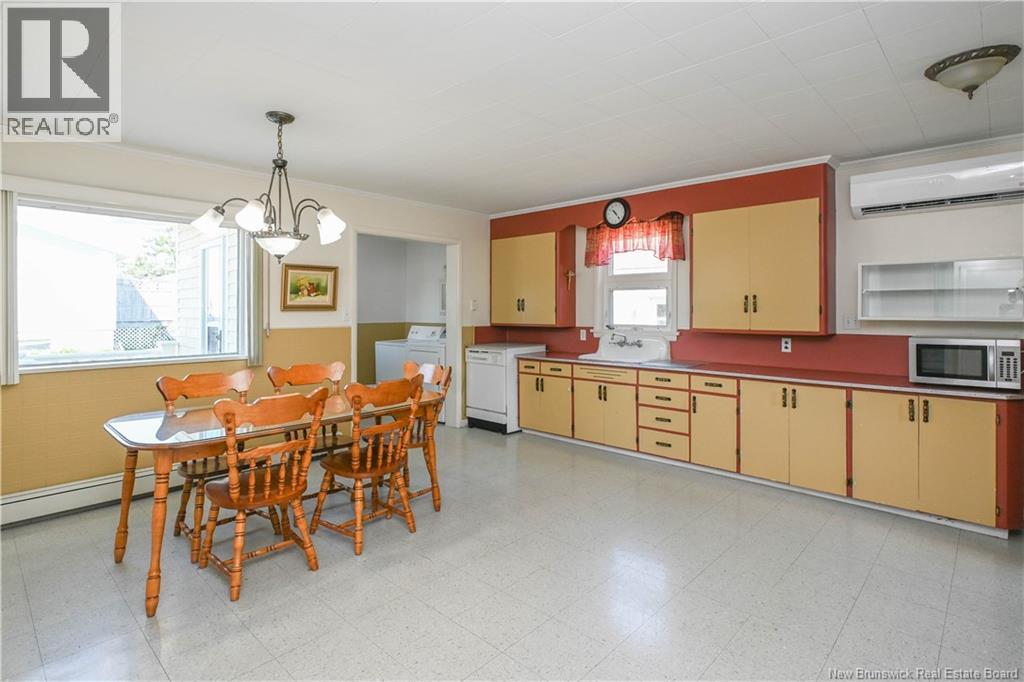 351 Saint-Pierre E. Boulevard, Caraquet, New Brunswick  E1W 1B4 - Photo 17 - NB133222