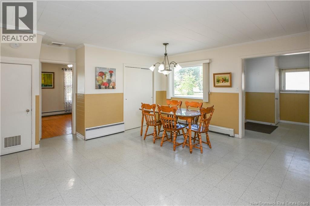 351 Saint-Pierre E. Boulevard, Caraquet, New Brunswick  E1W 1B4 - Photo 18 - NB133222