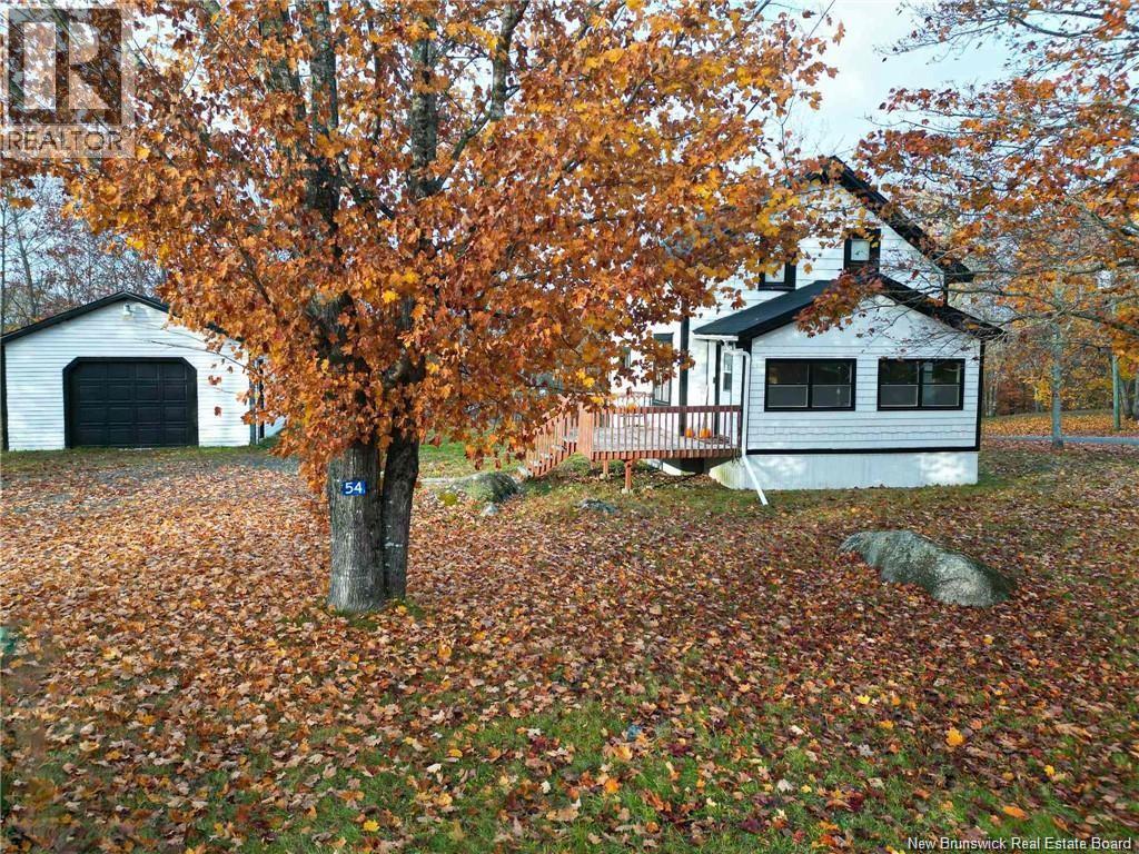 54 Pleasant Avenue, Mcadam, New Brunswick  E6J 1G4 - Photo 2 - NB133245