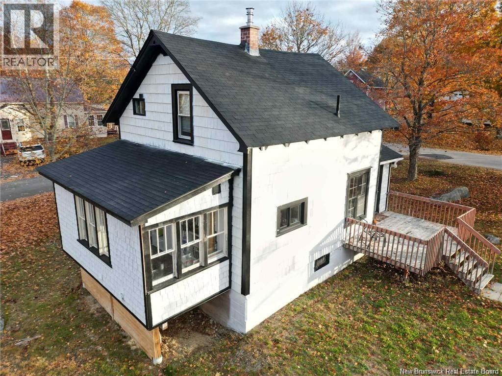 54 Pleasant Avenue, Mcadam, New Brunswick  E6J 1G4 - Photo 4 - NB133245