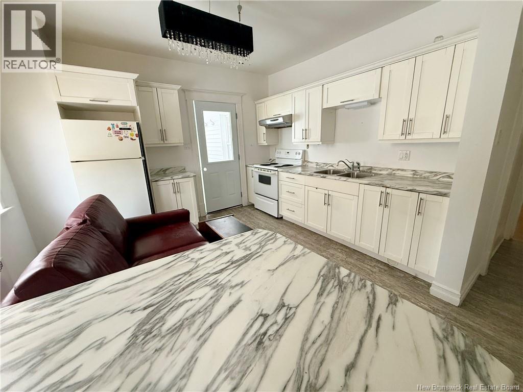 745 Murray Avenue, Bathurst, New Brunswick  E2A 1V3 - Photo 6 - NB133260