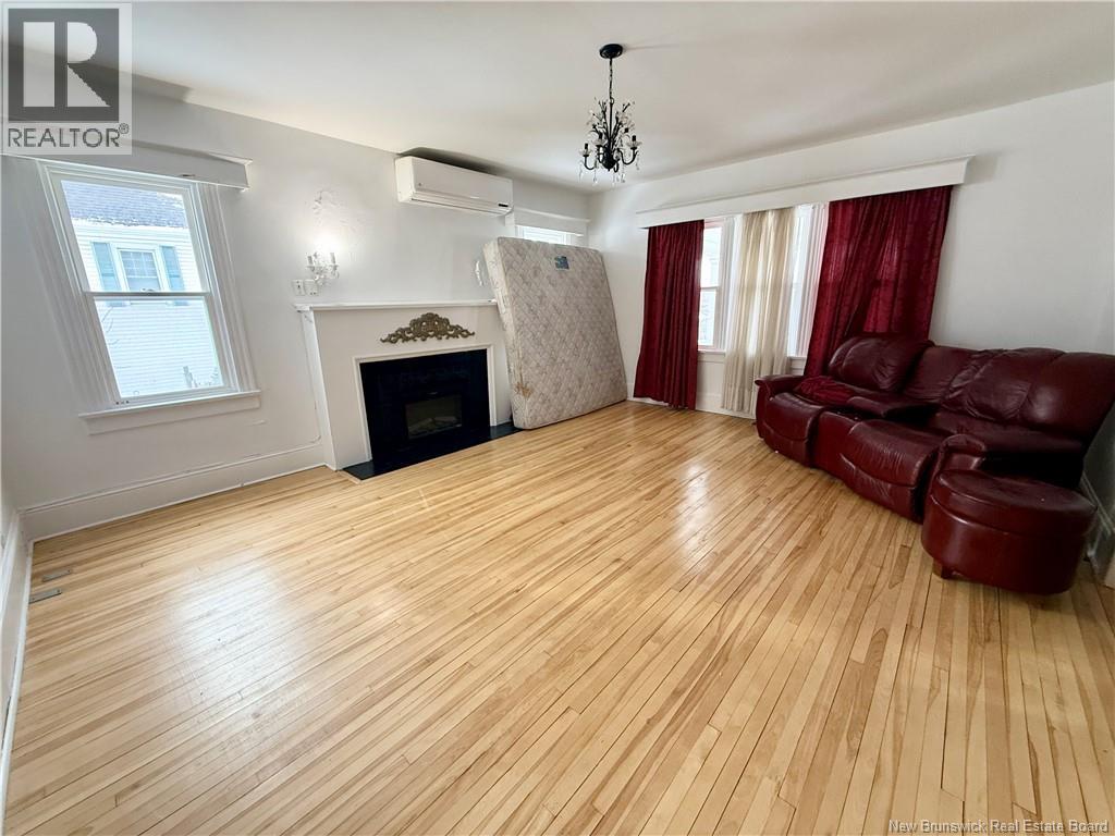 745 Murray Avenue, Bathurst, New Brunswick  E2A 1V3 - Photo 8 - NB133260