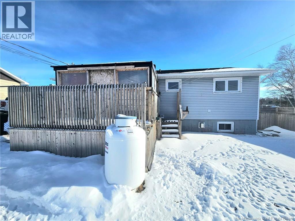 510 Fleet, Bathurst, New Brunswick  E2A 4H1 - Photo 10 - NB133333