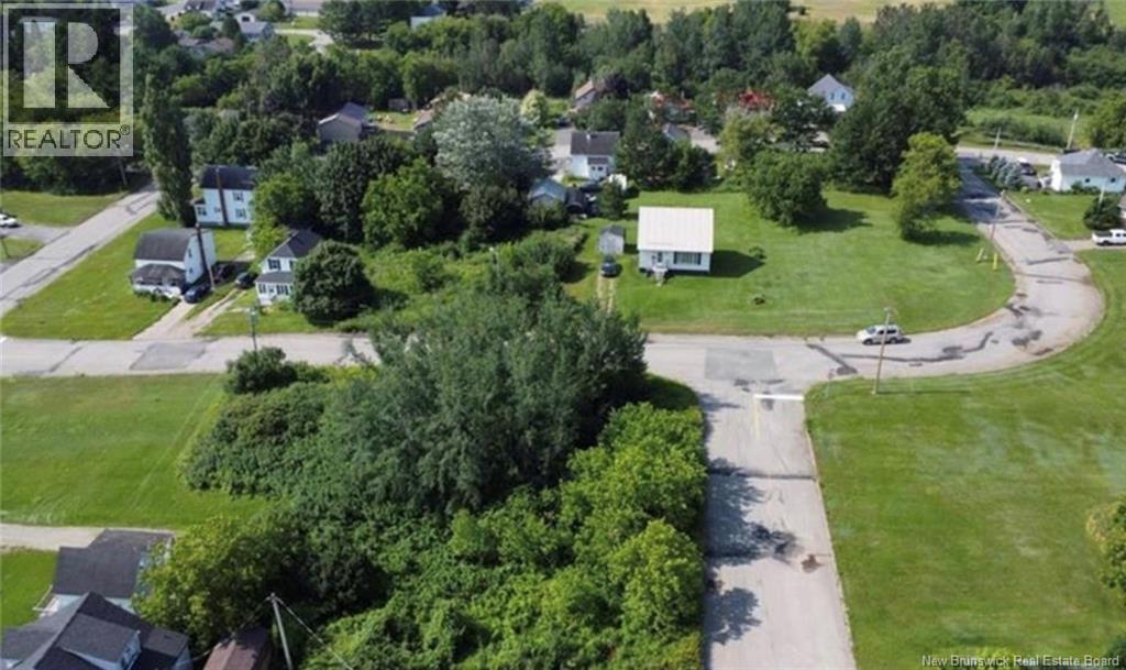 70 Desilva Street, Bathurst, New Brunswick  E2A 1K5 - Photo 2 - NB133456
