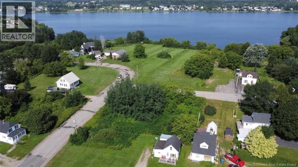 70 Desilva Street, Bathurst, New Brunswick  E2A 1K5 - Photo 3 - NB133456