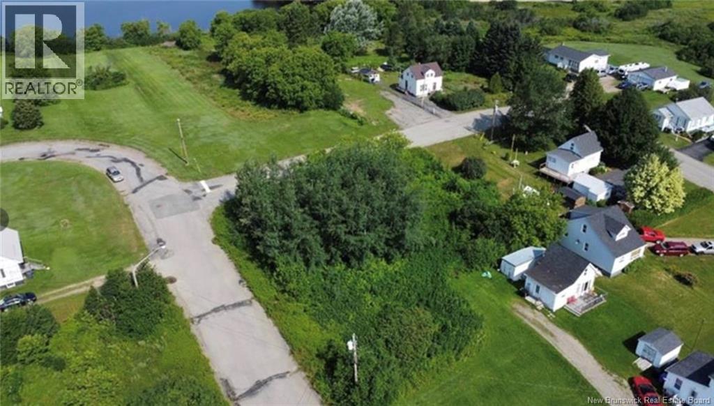 70 Desilva Street, Bathurst, New Brunswick  E2A 1K5 - Photo 4 - NB133456