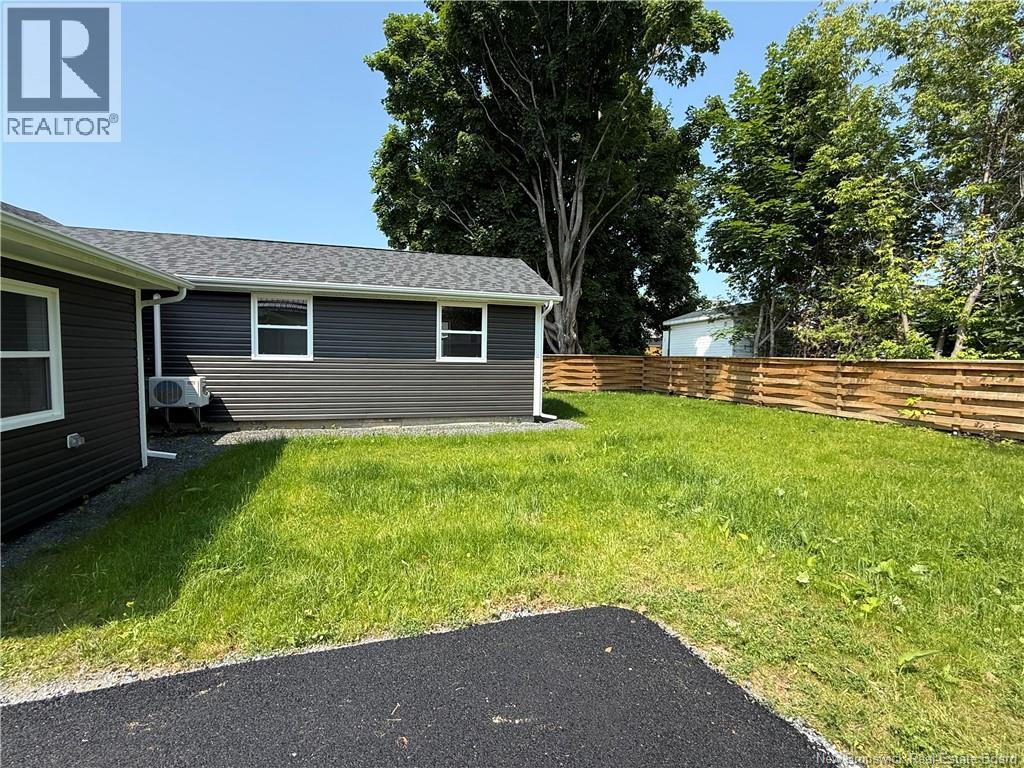 122 St. John Street, Woodstock, New Brunswick  E7M 2V1 - Photo 5 - NB133434