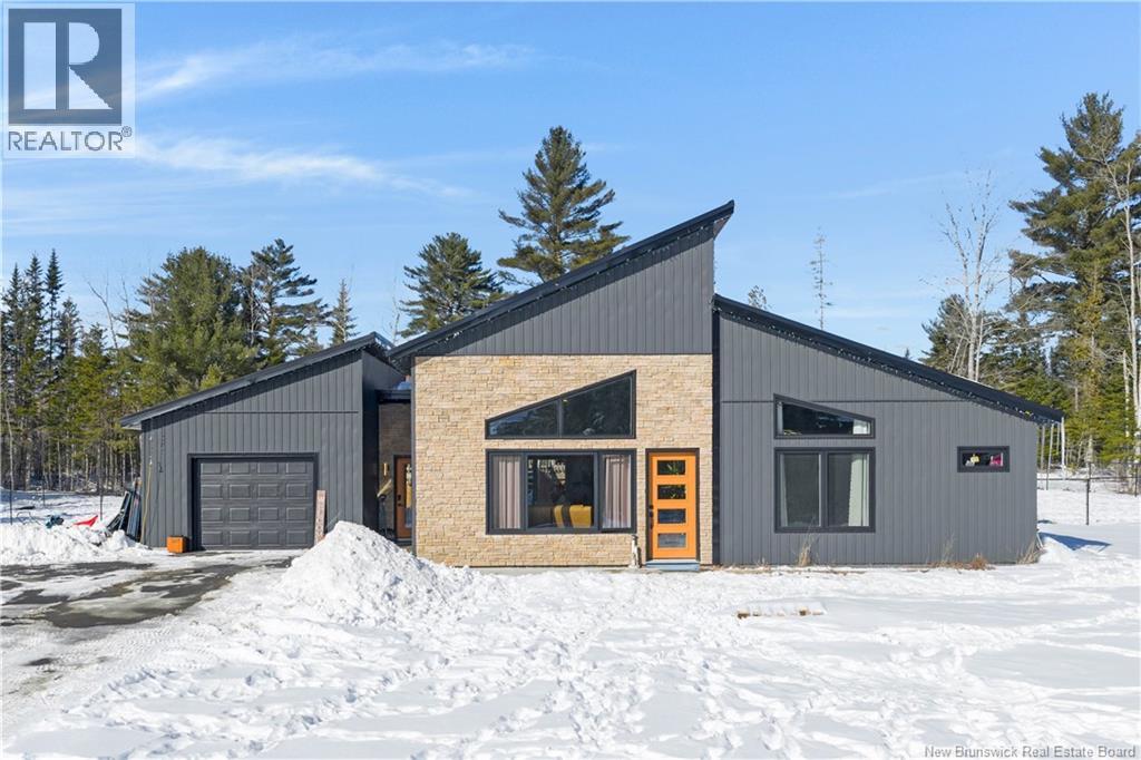 9 Crest Avenue, Heathland, New Brunswick