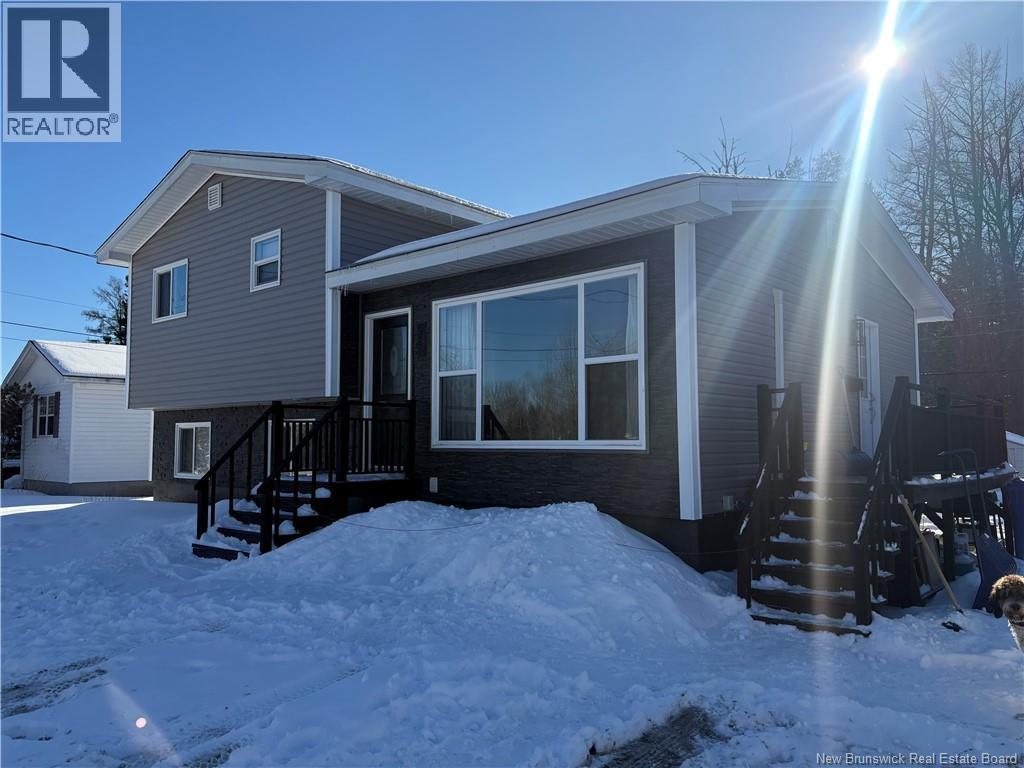 231 Mcarthur Street, Miramichi, New Brunswick  E1V 3C5 - Photo 2 - NB133618