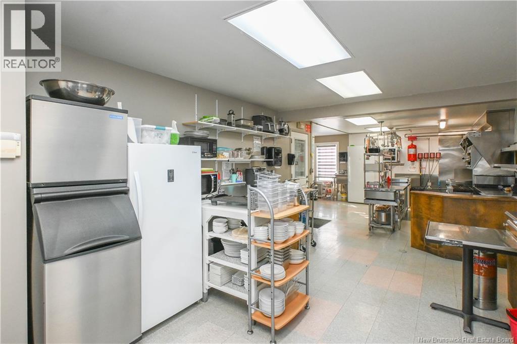 118 Saint-Pierre O. Boulevard, Caraquet, New Brunswick  E1W 1B6 - Photo 26 - NB133876