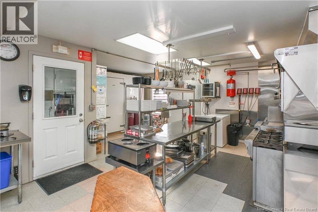 118 Saint-Pierre O. Boulevard, Caraquet, New Brunswick  E1W 1B6 - Photo 28 - NB133876
