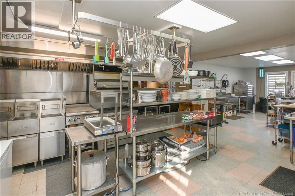 118 Saint-Pierre O. Boulevard, Caraquet, New Brunswick  E1W 1B6 - Photo 29 - NB133876