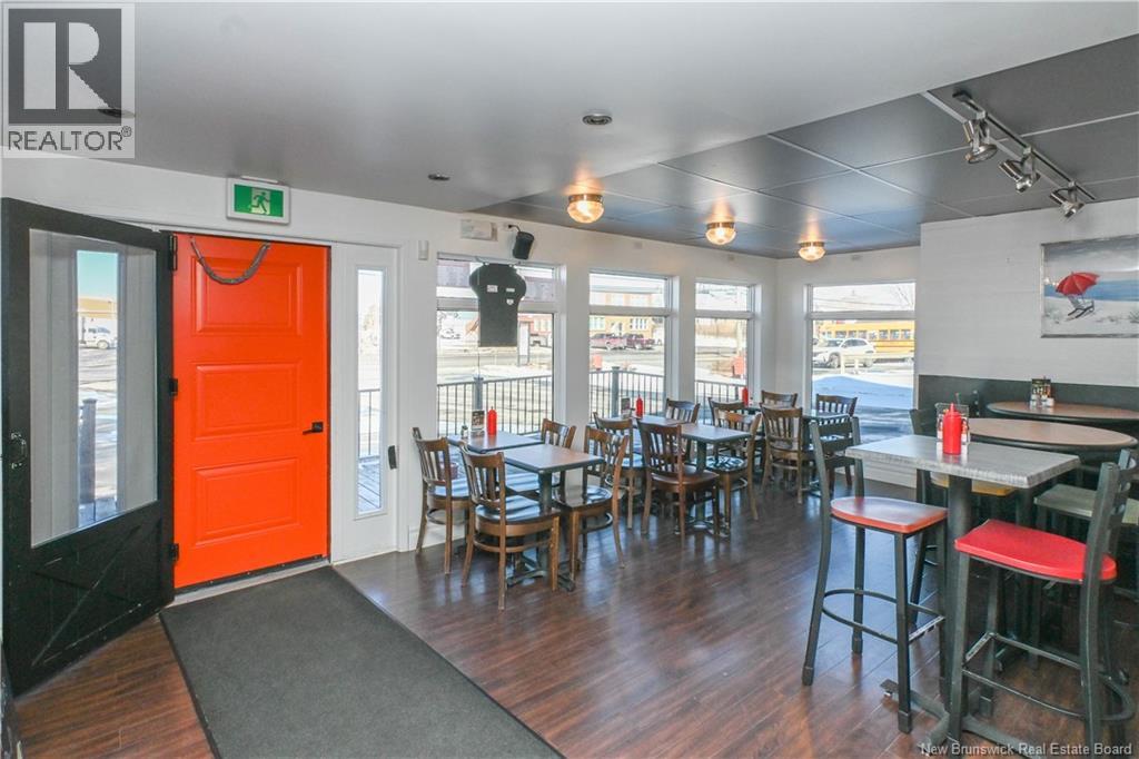 118 Saint-Pierre O. Boulevard, Caraquet, New Brunswick  E1W 1B6 - Photo 4 - NB133876