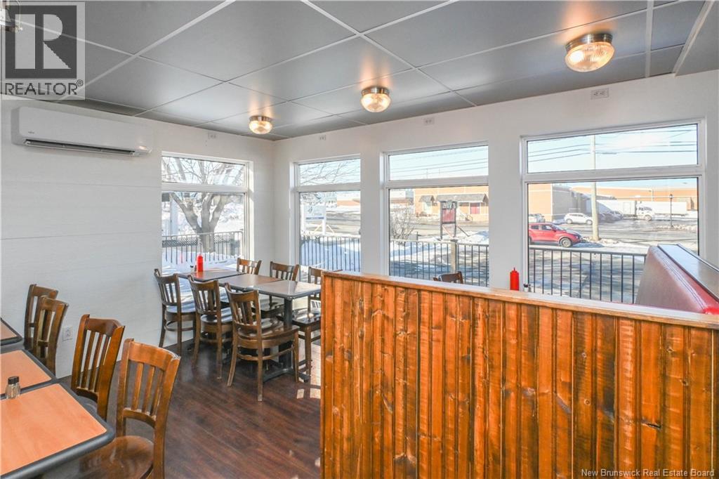 118 Saint-Pierre O. Boulevard, Caraquet, New Brunswick  E1W 1B6 - Photo 8 - NB133876