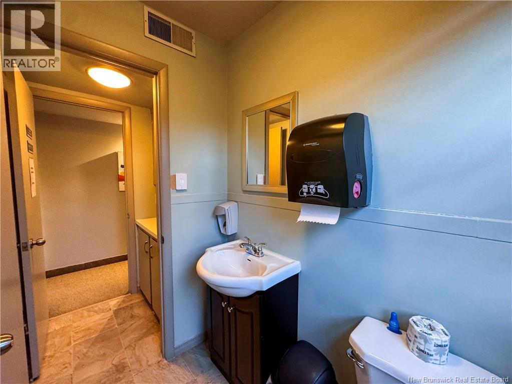 661 Mountain Road, Moncton, New Brunswick  E1C 2P4 - Photo 47 - NB133999