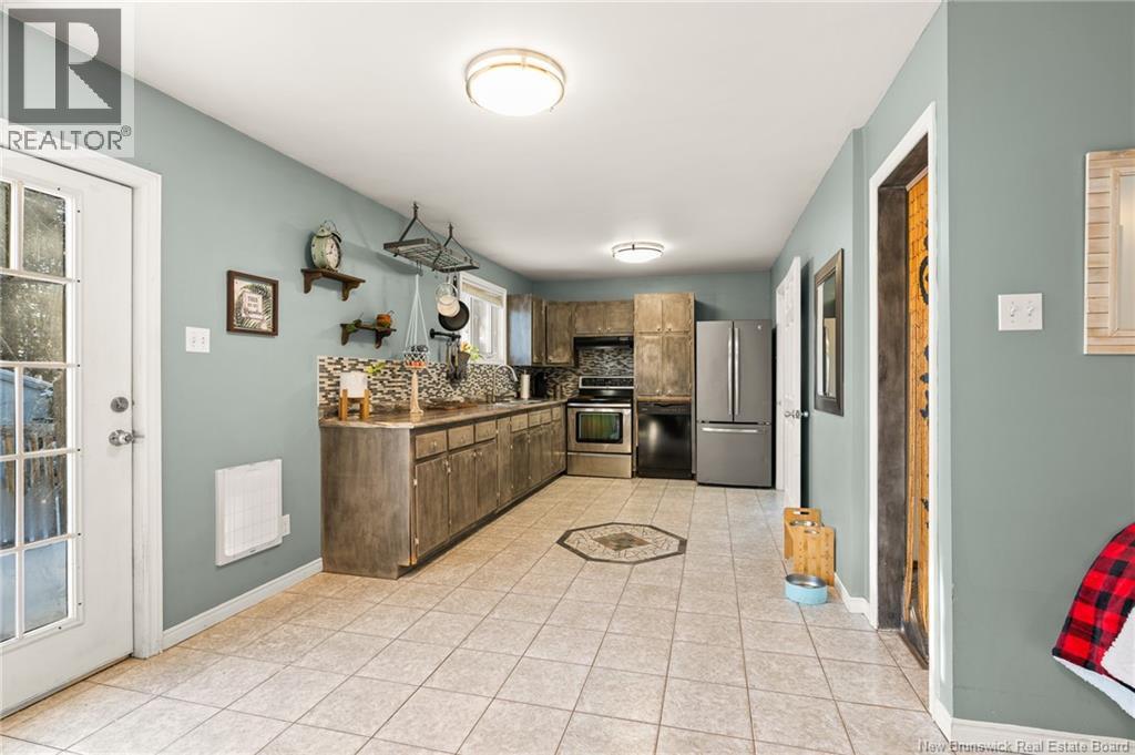 1673 Amirault Street, Dieppe, New Brunswick  E1A 1E3 - Photo 6 - NB133709