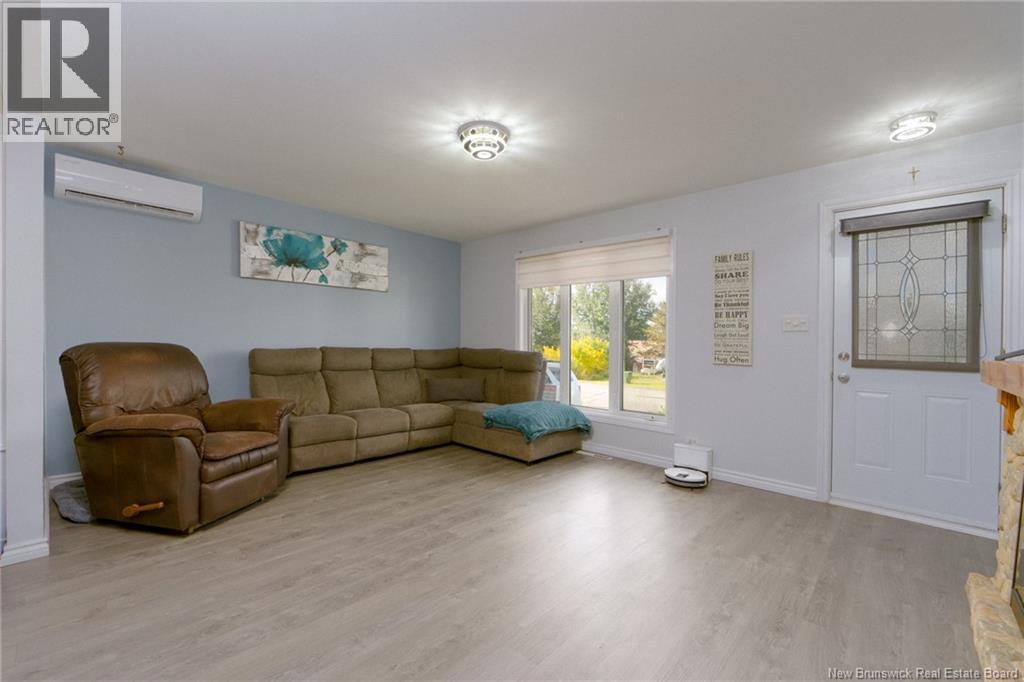 41 Rue St-François, Saint-Léonard, New Brunswick  E7E 2H3 - Photo 4 - NB134214