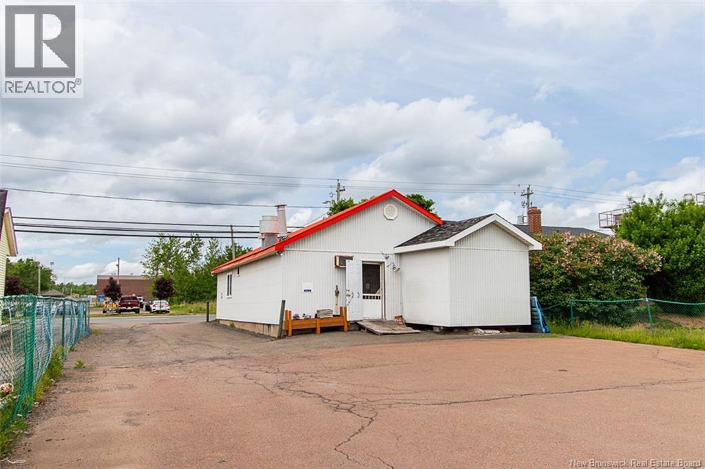 498 Champlain Street, Dieppe, New Brunswick  E1A 1P4 - Photo 3 - NB134201