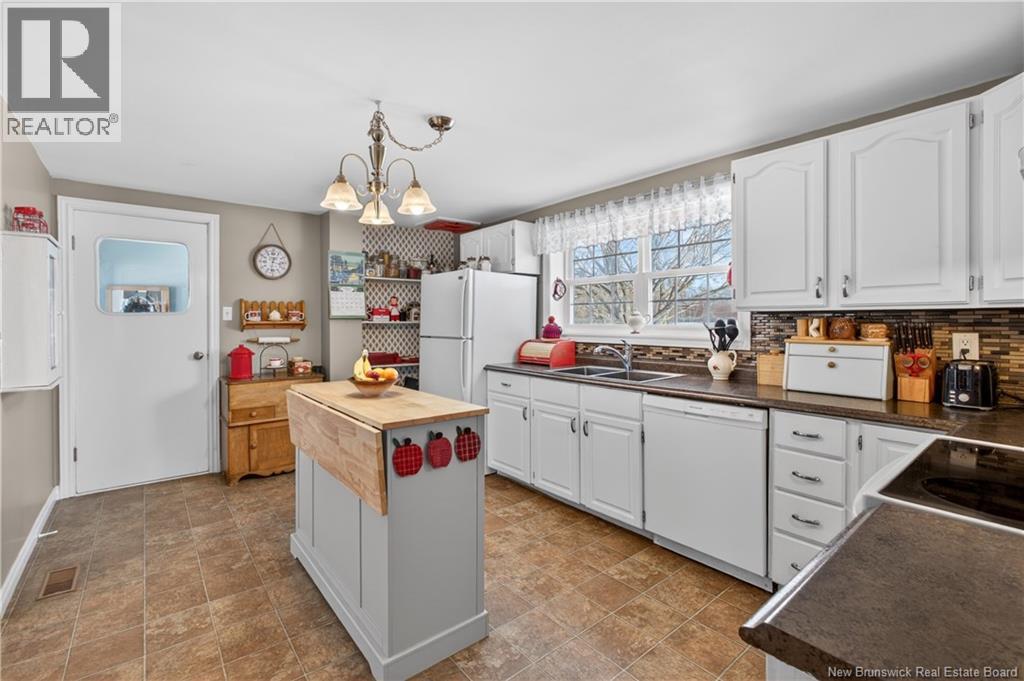 87 Hill Street, Miramichi, New Brunswick  E1N 2H6 - Photo 6 - NB134324