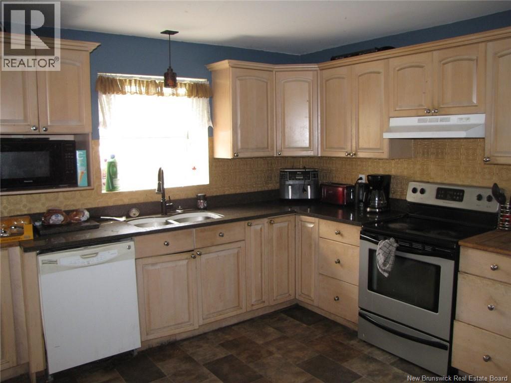 5031 Main Street, Dorchester, New Brunswick  E4K 2X7 - Photo 11 - NB134345