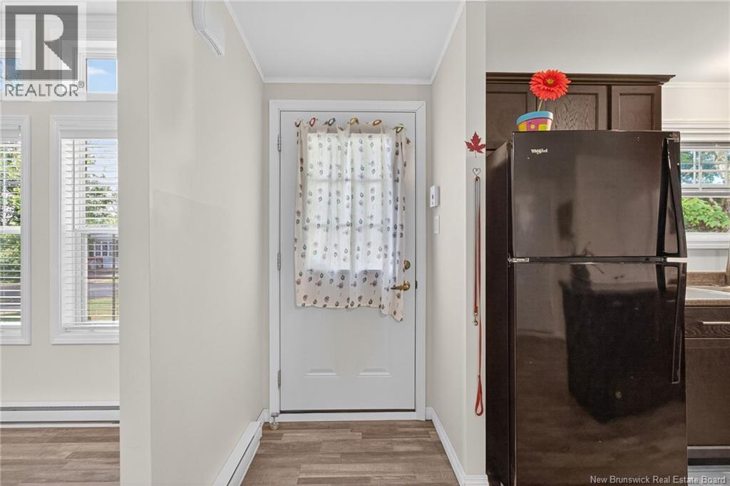 2 Larchwood Street, Moncton, New Brunswick E1H 2Y2 - Photo 3 - NB133654