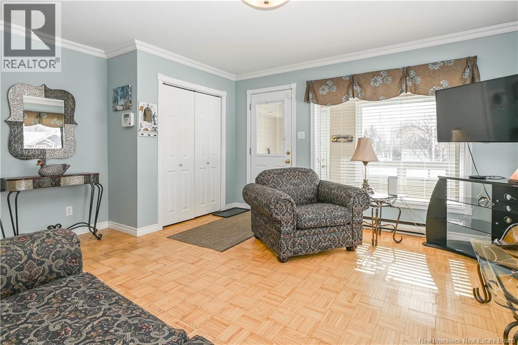 63 Parisé Street, Caraquet, New Brunswick  E1W 1B6 - Photo 9 - NB134399