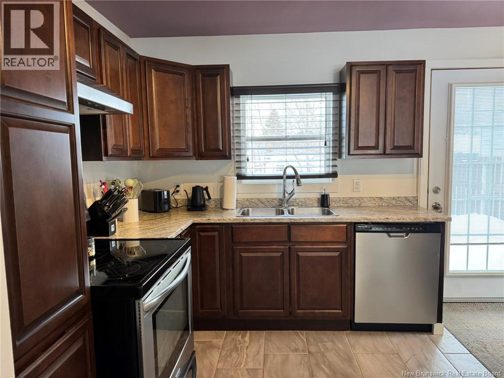 44 Lansdowne Court, Riverview, New Brunswick  E1B 3E3 - Photo 7 - NB134372