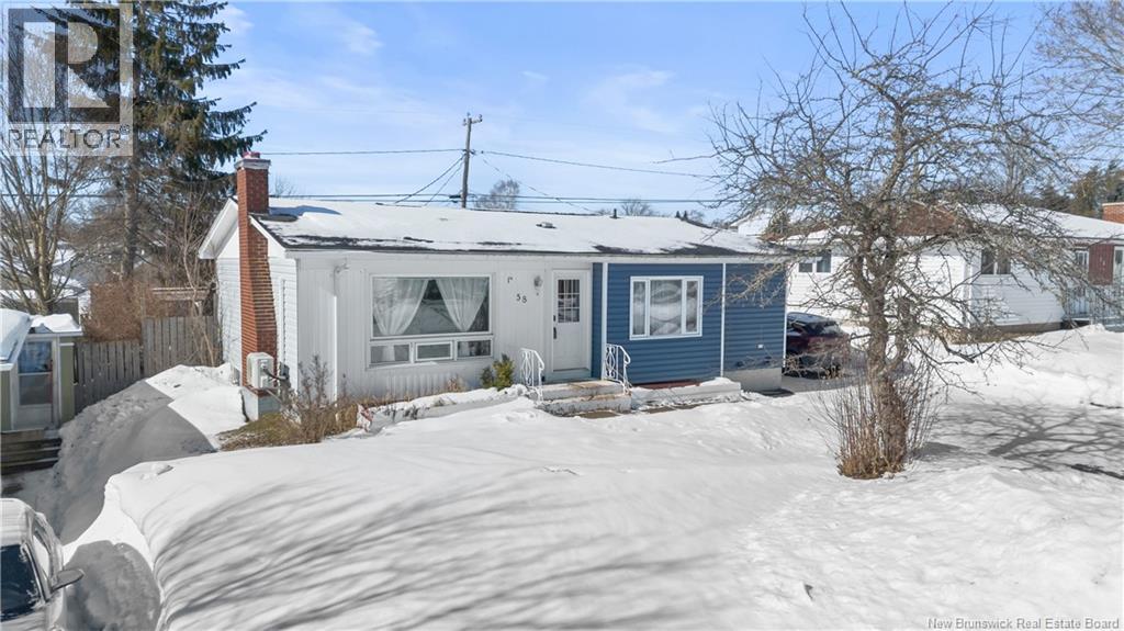 58 Bell Street, Moncton, New Brunswick  E1E 2H6 - Photo 3 - NB134447