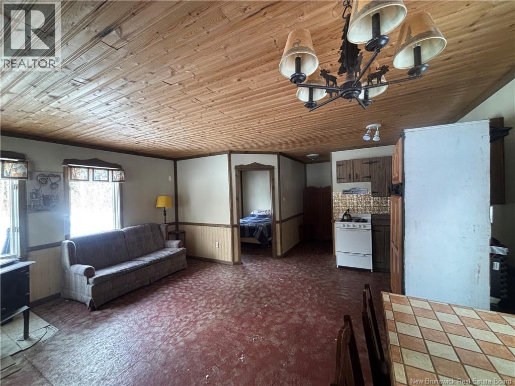 560 Cd Rue Principale, Beresford, New Brunswick E8K 2A8 - Photo 11 - NB134534