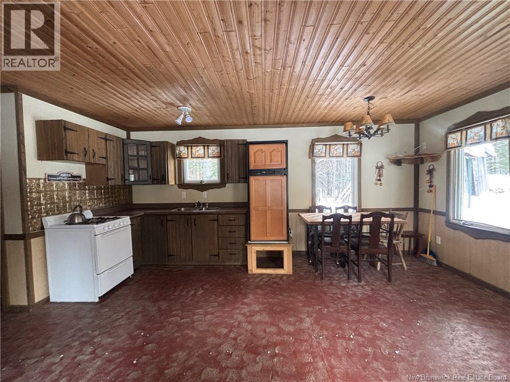 560 Cd Rue Principale, Beresford, New Brunswick E8K 2A8 - Photo 12 - NB134534