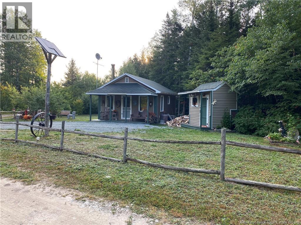 560 Cd Rue Principale, Beresford, New Brunswick E8K 2A8 - Photo 2 - NB134534