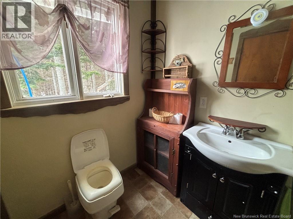 560 Cd Rue Principale, Beresford, New Brunswick  E8K 2A8 - Photo 20 - NB134534